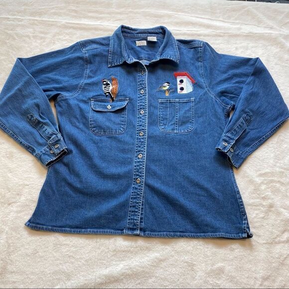 Chic 100% Natural Woman Denim Embroidered Button Down Shirt Size Large - Picture 1 of 11